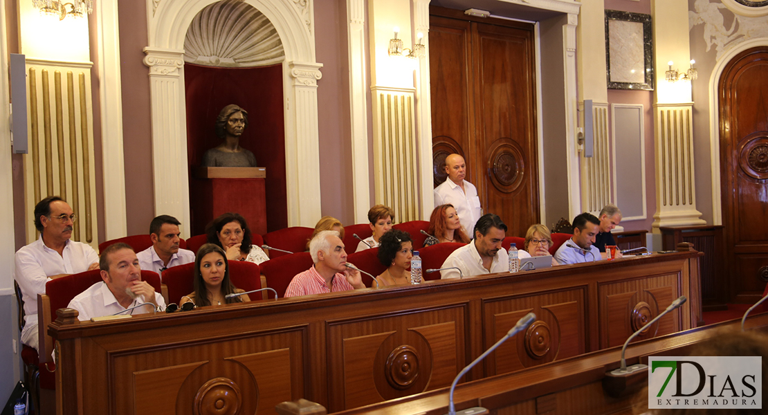 La oposición califica de &quot;vergonzoso&quot; el primer Pleno en Badajoz tras el estado de alarma