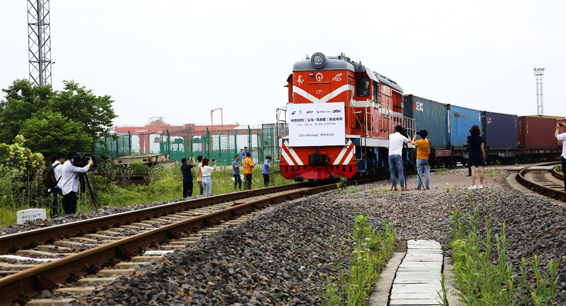 Sale de China el primer tren de suministros sanitarios con destino España