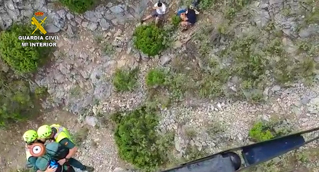 Rescatan a un senderista tras caer 15 metros por un barranco