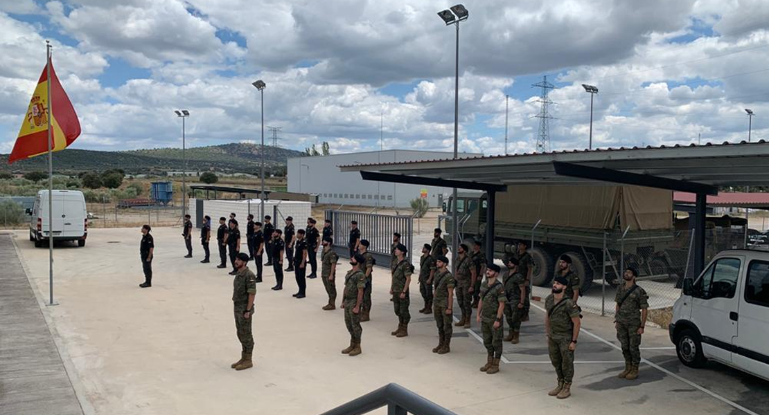 El Ejército da el relevo a la Guardia Civil en la Central de Almaraz (Cáceres)
