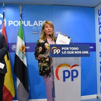 PP: &quot;¿Qué les han hecho a Vara y Vergeles los vecinos de Badajoz para que los traten así?”