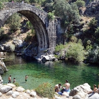 Proponen soluciones para evitar el cierre de las piscinas naturales del norte extremeño