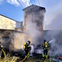 Un incendio en una nave alerta a los vecinos de Villafranca de los Barros