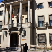 Minuto de silencio por el asesinato de una mujer y sus dos hijos en Úbeda (Jaén)