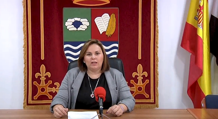 La alcaldesa de Santa Amalia pide a CCOO que se retracte