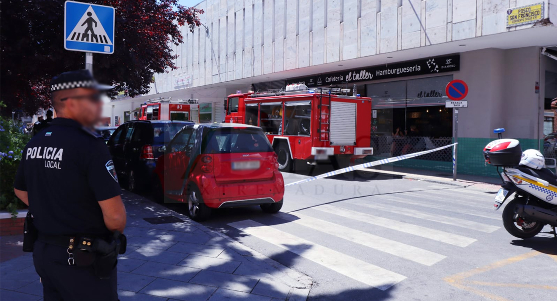 Incendio en el supermercado La Plaza de Día en San Francisco (Badajoz)
