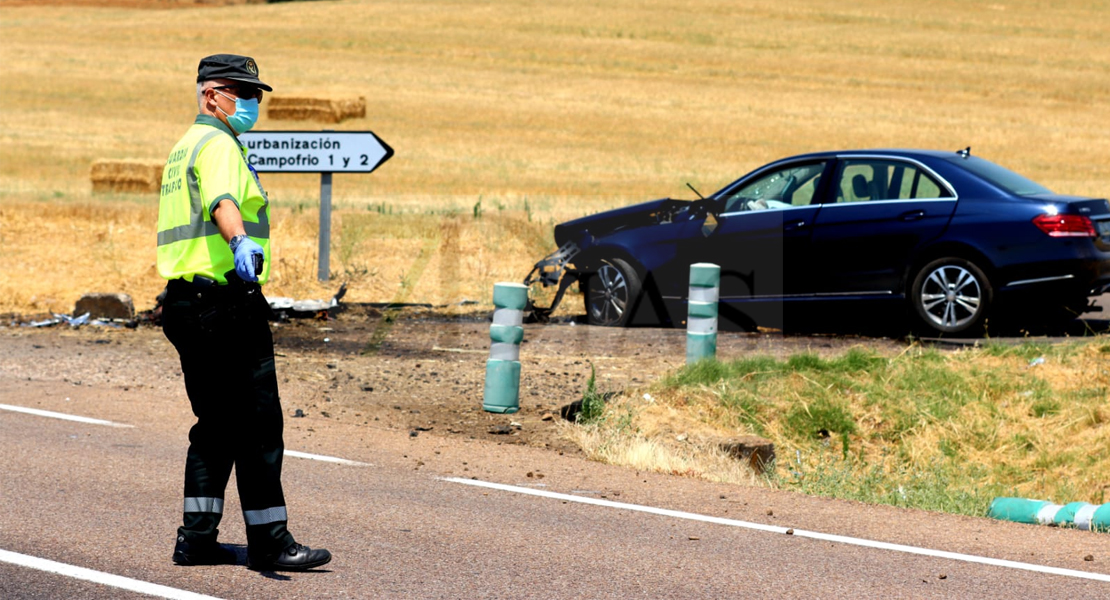 Accidente de tráfico en la N-432 a la entrada de la Urbanización Campofrío (Badajoz)