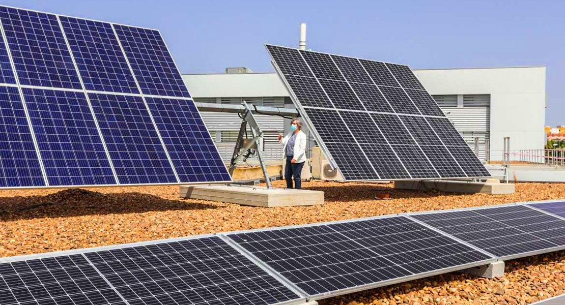 Una fotovoltaica fomentará el autoconsumo en el edificio de servicios administrativos de Mérida