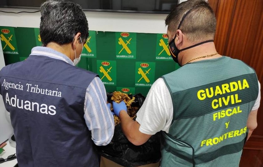 Detenidos dos vecinos de Córdoba con 1.600 kilos de tabaco de contrabando en Badajoz
