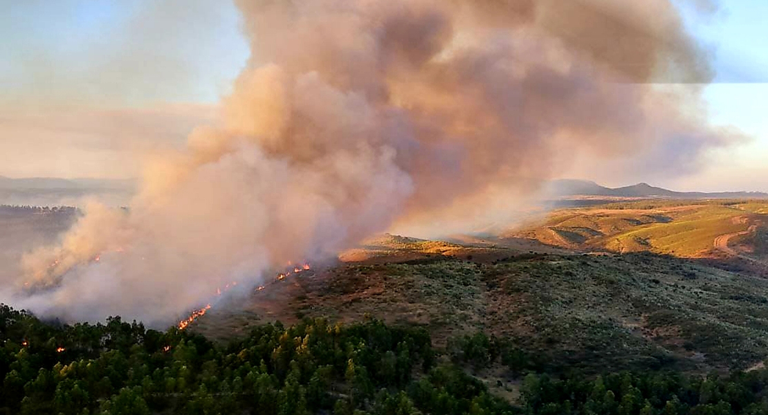 Controlado el incendio en Portugal que se extendió a suelo extremeño