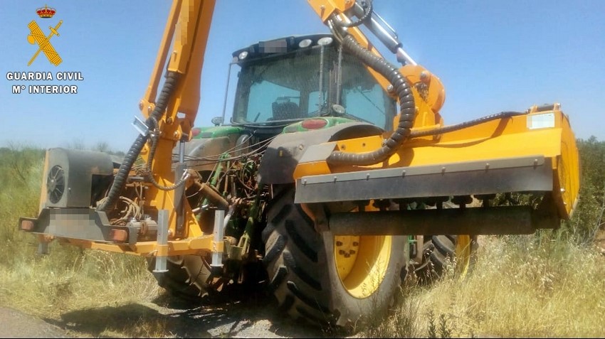 Investigan a un tractorista por un delito de incendio forestal en Extremadura