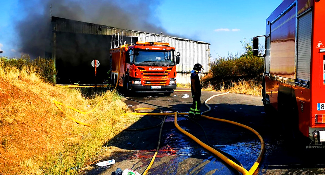 Bomberos del CPEI extinguen un incendio en el EcoParque de Mérida