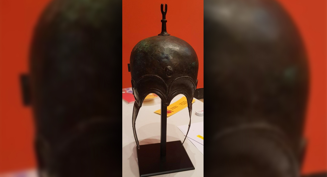 Devuelven a España un casco celtibérico expoliado de un yacimiento antiguo