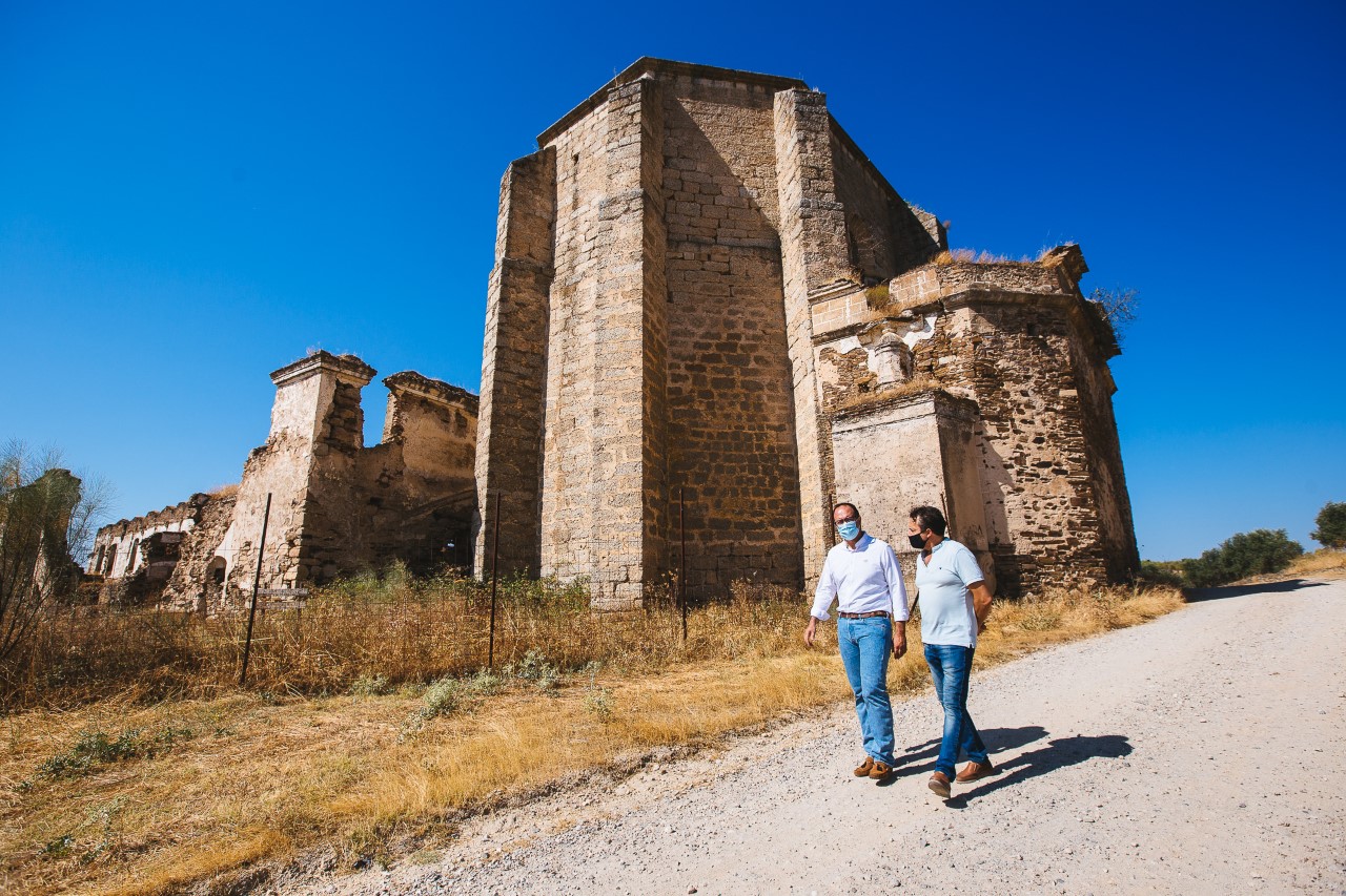 Criticas a la Junta por &quot;no tomar en serio&quot; el cuidado del patrimonio, como el convento de Garrovillas