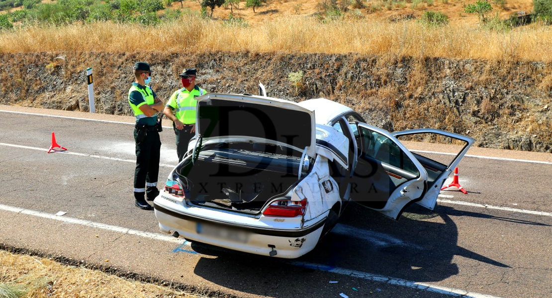 Imágenes del accidente de tráfico entre Alconchel e Higuera de Vargas