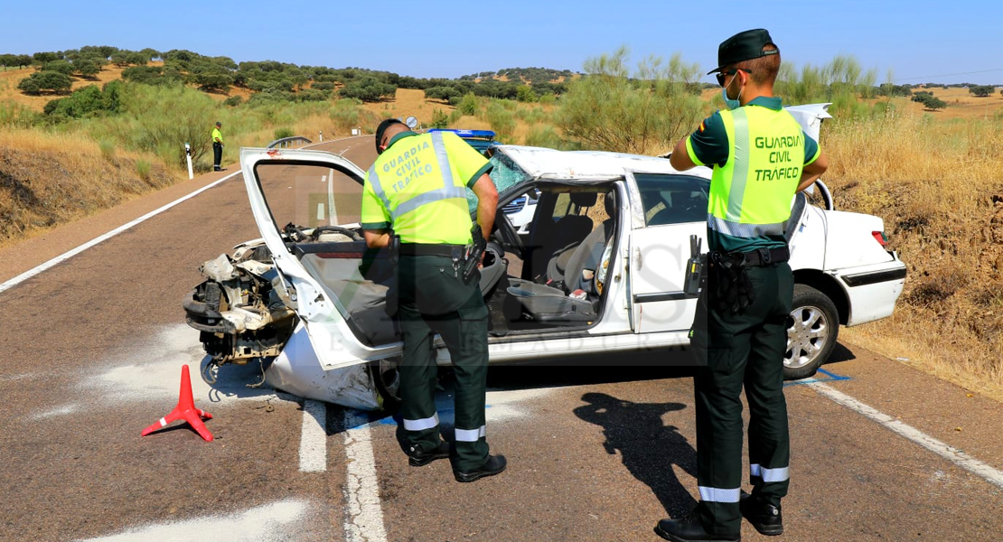 Imágenes del accidente de tráfico entre Alconchel e Higuera de Vargas