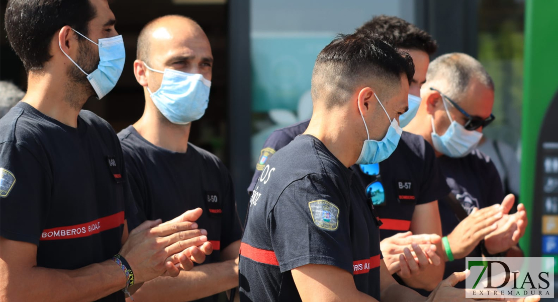 El corazón más solidario de los Bomberos de Badajoz ya está en el CC El Faro