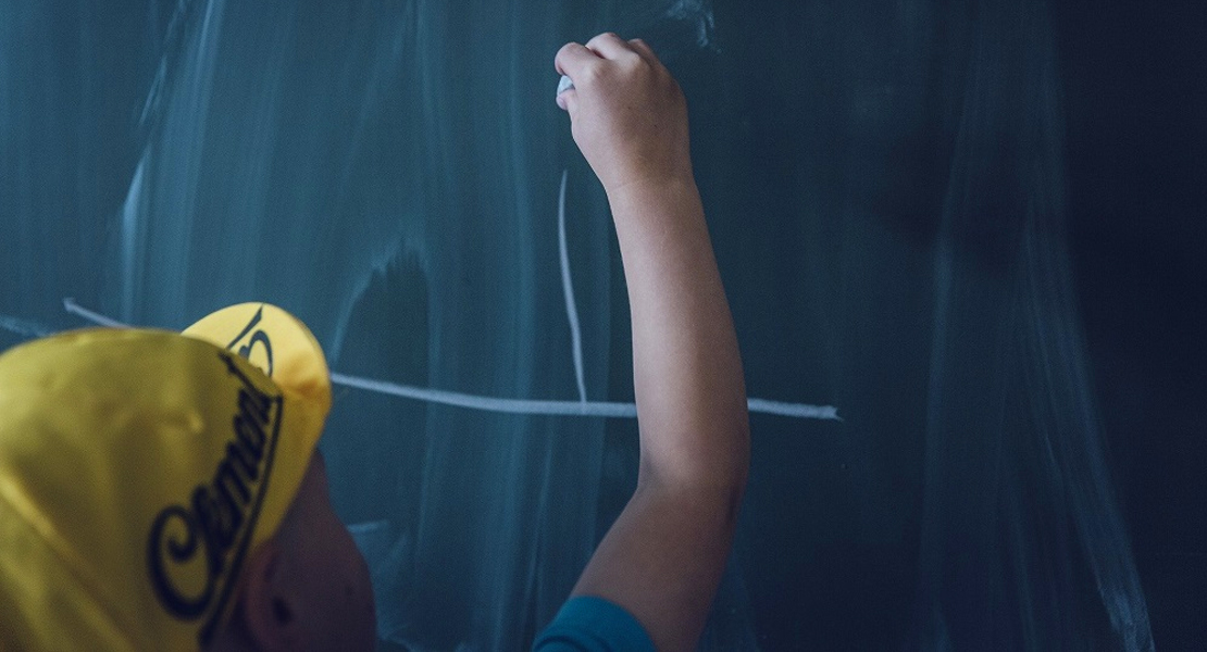 Los menores extranjeros podrán prorrogar su estancia en España un curso académico más