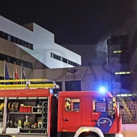 Grave incendio de madrugada en el edificio del SEPAD en Mérida