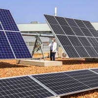 Una fotovoltaica fomentará el autoconsumo en el edificio de servicios administrativos de Mérida