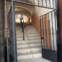 Se abren las escaleras que conectan la plaza de las Piñuelas con la calle Gran Vía (Cáceres)