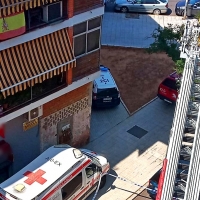 Los Bomberos de Badajoz hallan el cadáver de una persona tras acceder a su vivienda