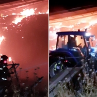 Los Bomberos del CPEI actúan durante toda la noche en un incendio en Azuaga (Badajoz)