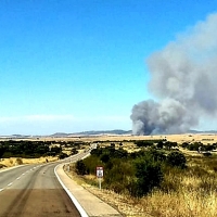 Incendio forestal cercano a la capital cacereña
