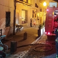 Bomberos del CPEI rescatan a un hombre de entre las llamas en Mérida