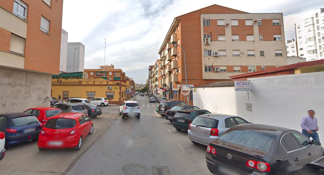 Un trabajador herido en Badajoz al clavarse un objeto de metal en el brazo