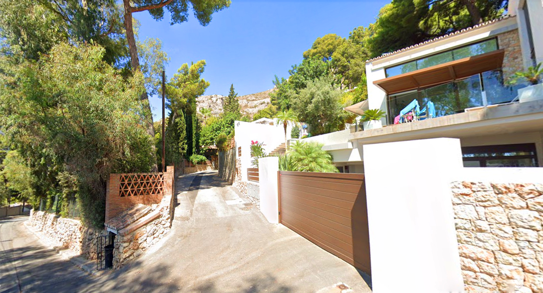 Celebran una misa “ilegal” con más de 100 jóvenes en un chalet