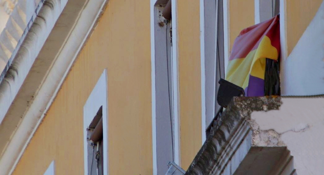 VOX insiste en retirar la bandera de la II República del Ayto. de Badajoz