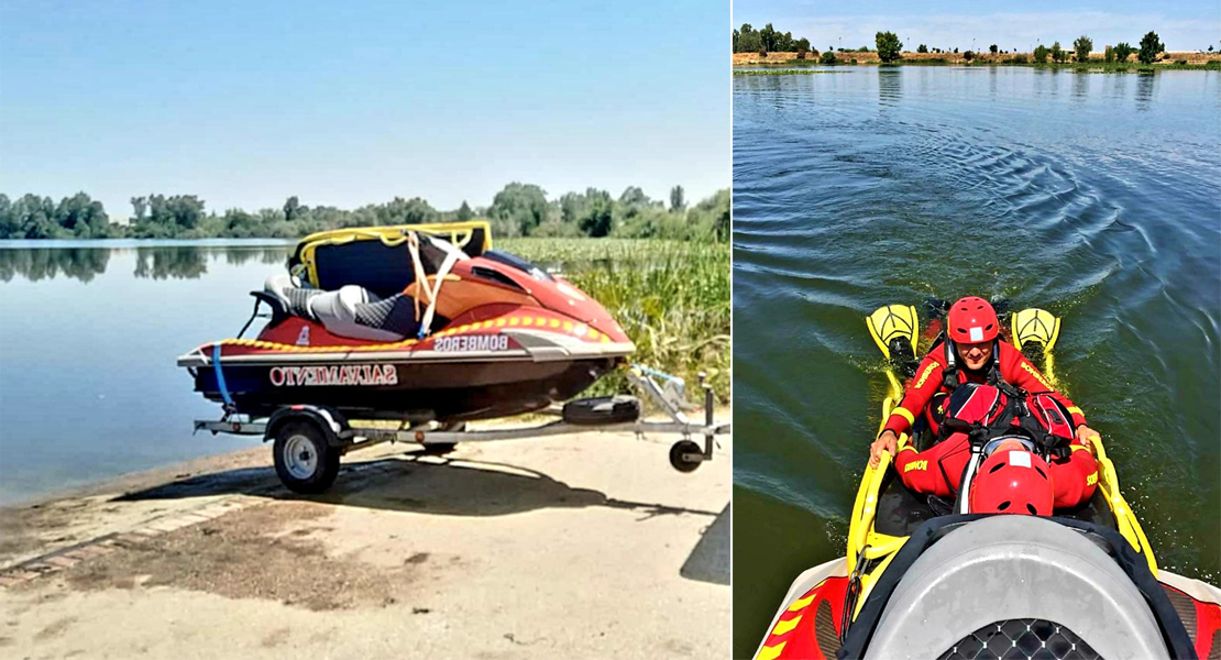 Bomberos de Badajoz realizan prácticas subacuaticas con la nueva moto de agua de salvamento