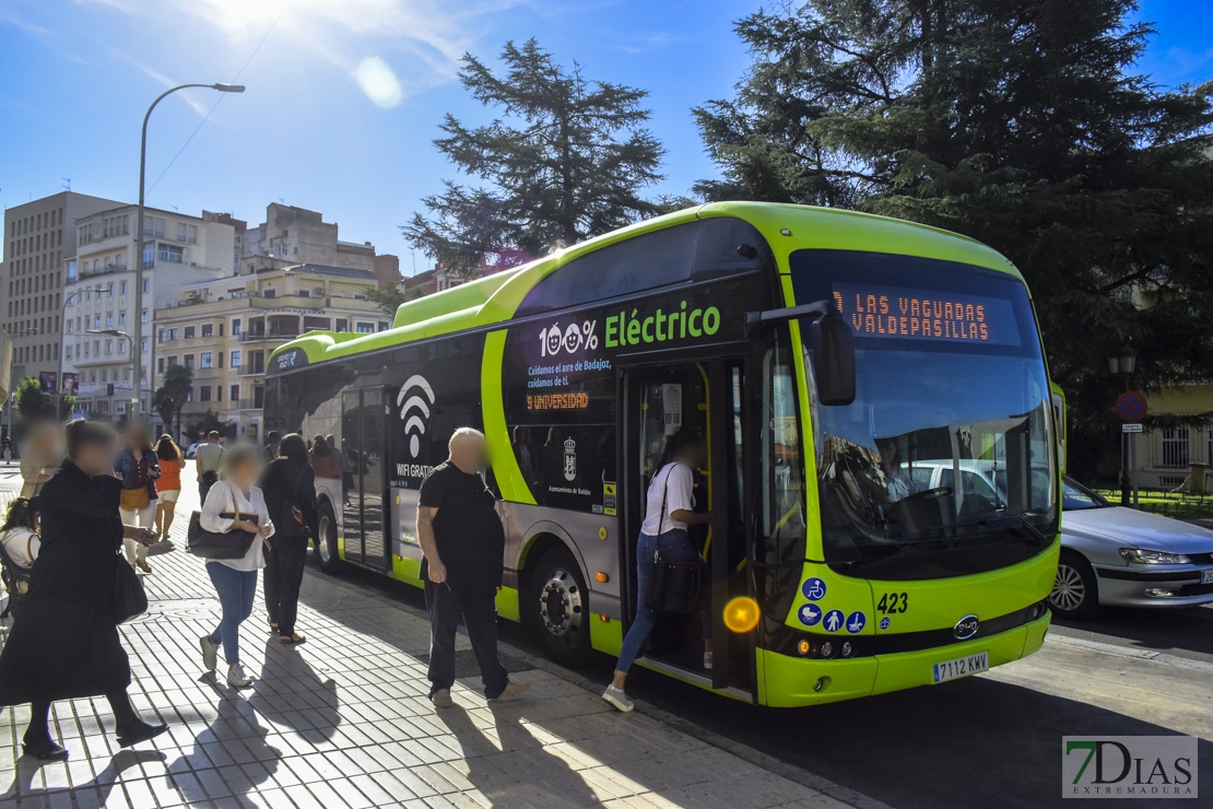 Los estudiantes pacenses exigen al Ayuntamiento que se tripliquen los autobuses ante la COVID-19