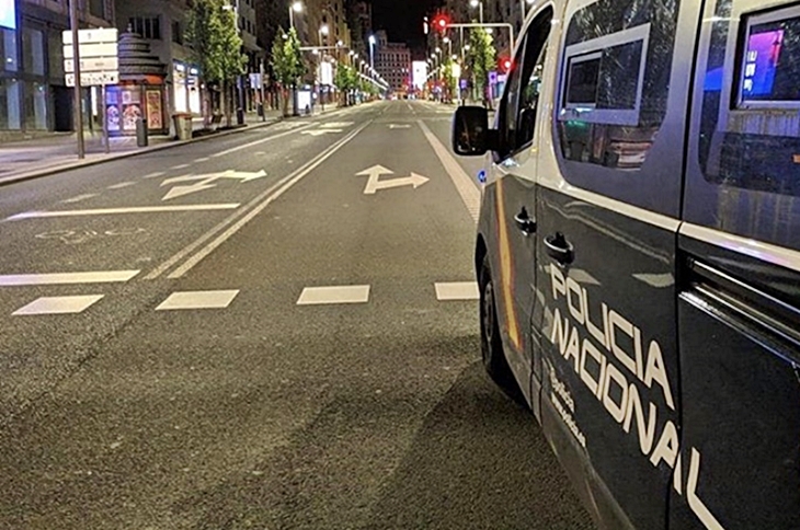 Hallan el cadáver de una mujer con signos de violencia en el maletero de un coche