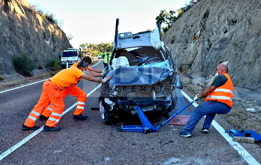 El 112 interviene en 30 accidentes de tráfico durante la operación especial del fin de semana en Extremadura