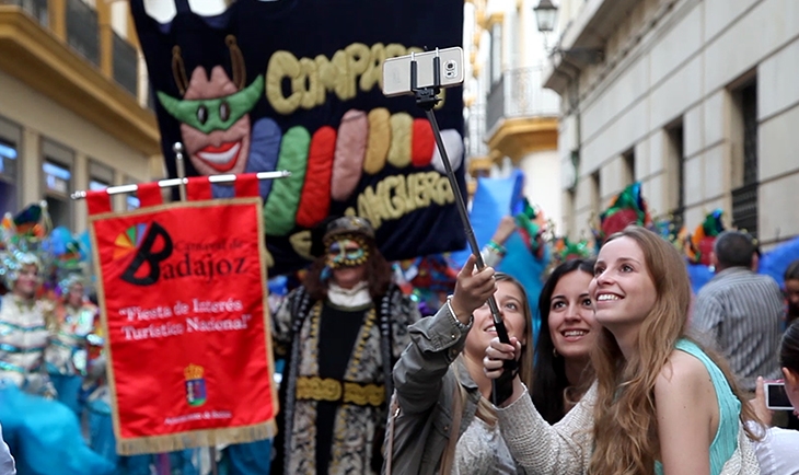 El carnaval de Badajoz en el aire tras la suspensión del de Mérida