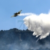 Bomberos Forestales intentan controlar un incendio en la Sierra Amador (Oliva de Mérida)