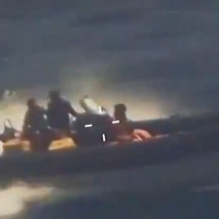 La Guardia Civil persigue una embarcación cargada de droga en aguas del Estrecho