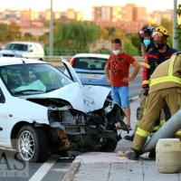 Una mujer herida tras accidentarse cerca del Puente de la Autonomía