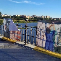 Piden retirar ya la exposición de PHotoEspaña del puente de Palmas