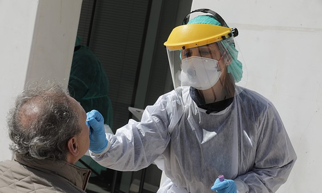 Se disparan los contagios y continúan aumentando los brotes en Extremadura