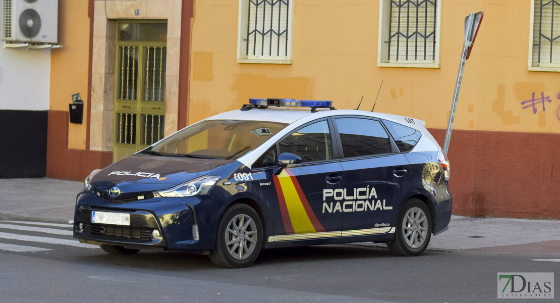 La Policía Nacional detiene a dos jóvenes por numerosos robos con fuerza en Badajoz