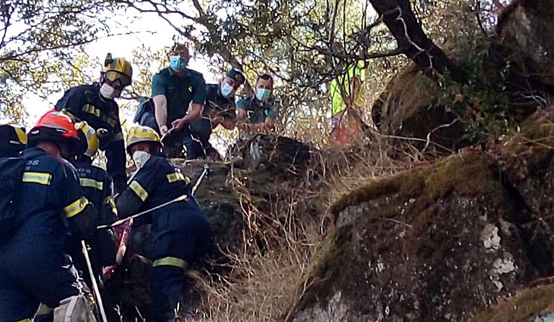 Rescatan a una persona mientras practicaba escalada en un paraje extremeño