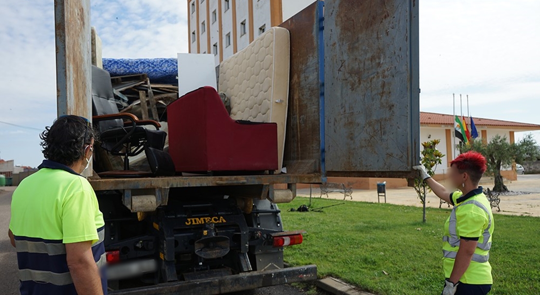 Aumentan las peticiones de recogida de muebles y enseres usados en la provincia de Badajoz