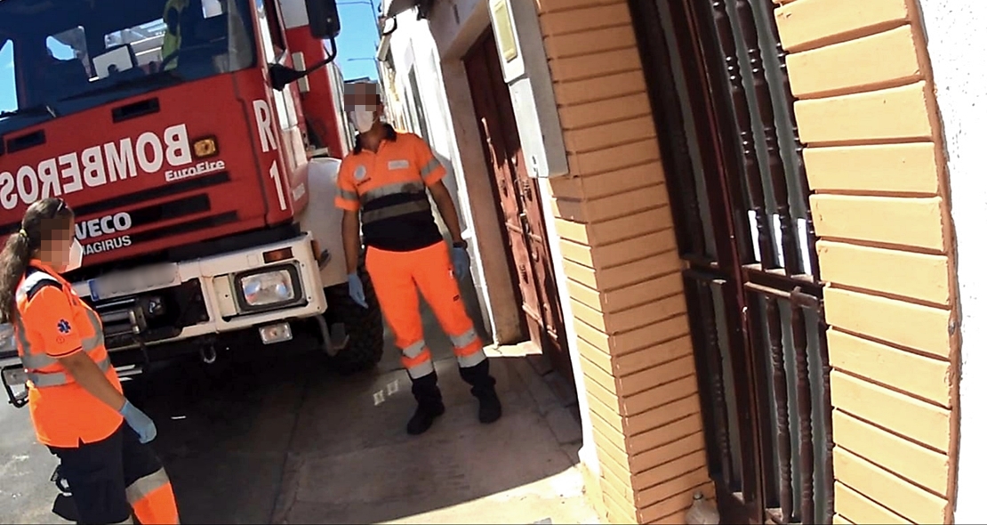 Los Bomberos rescatan el cadáver de un hombre en una vivienda de Badajoz