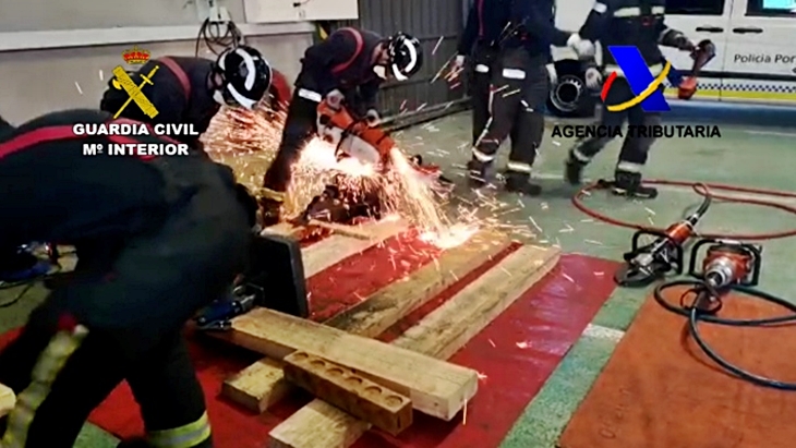 Desarticulada una organización criminal que introducía cocaína en Europa