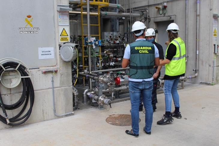 La Guardia Civil investiga un vertido de amoniaco ilegal