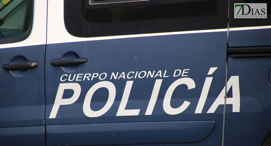 Detenidos un padre y un hijo que portaban droga entre sus pertenencias en Badajoz