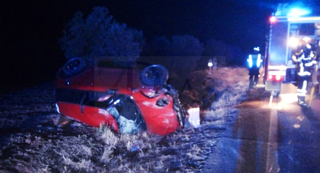 Un accidente en la EX-342 deja dos jóvenes heridos, uno de ellos en estado grave